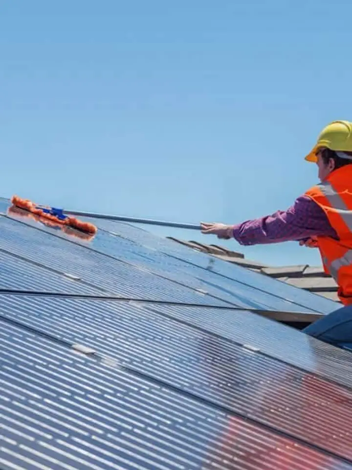 Nettoyage-de-vos-panneaux-solaires-photovoltaiques Nettoyage-de-vos-panneaux-solaires-photovoltaiques